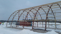 Арочный ангар 15-42 установлен как временное сооружение на заводе мерседес